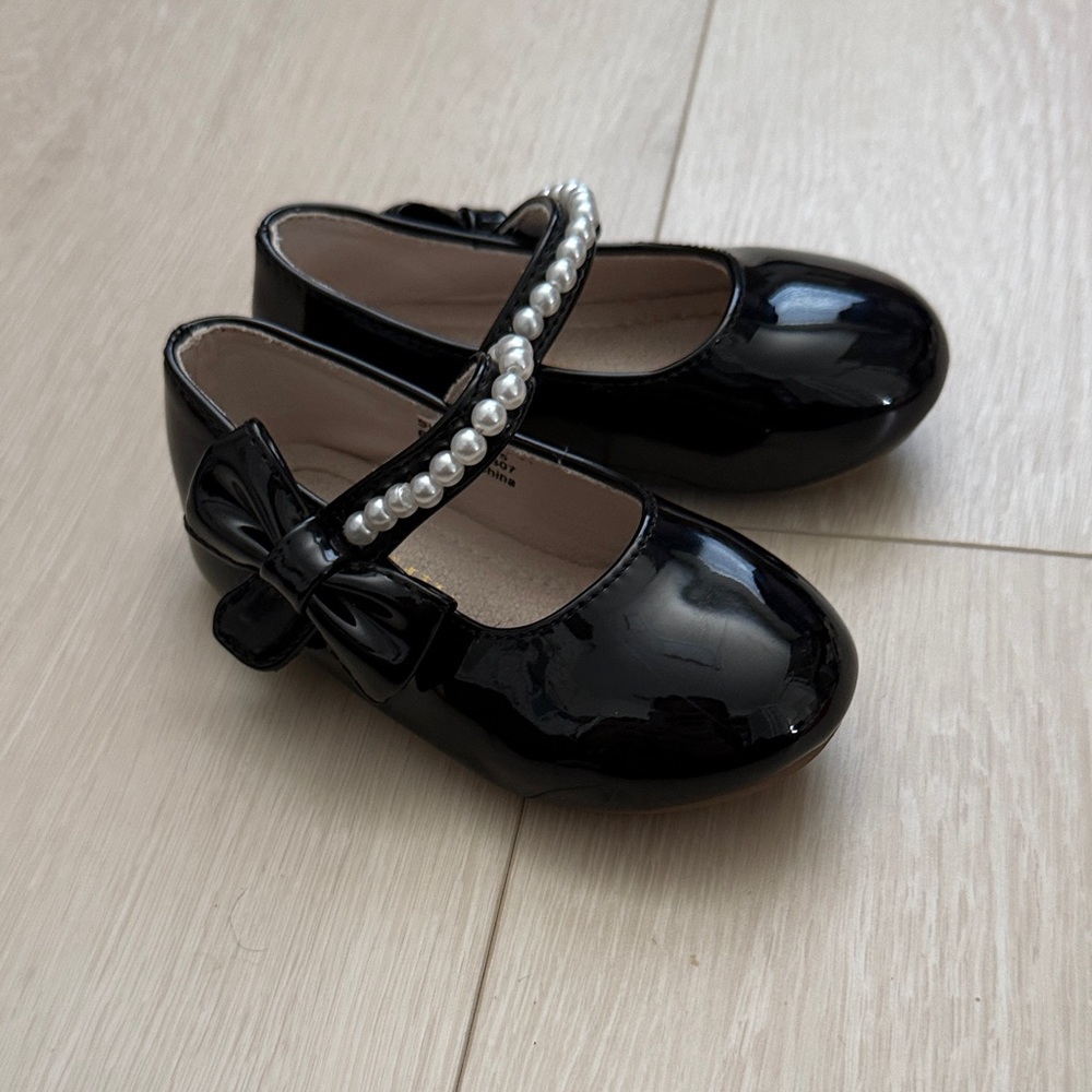 3/$10  Black Kids Dress Shoes with Pearl Accent - Picture 5 of 7